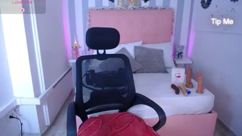 Snapshot of lunna_boobs20 chatting on January 17, 5:12 am lunna_boobs20 online show from January 17, 5:12 am