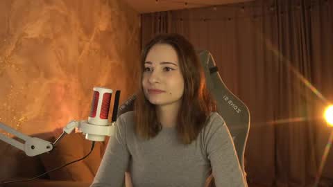 Amelia online show from April 12, 9:09 pm