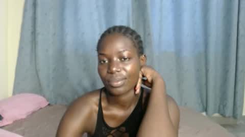 Snapshot of luo_queen chatting on October 8, 11:19 am luo_queen online show from October 8, 11:19 am