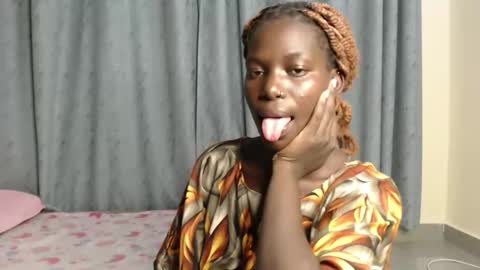 luo_queen online show from December 21, 5:42 pm