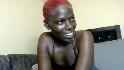 luo_queen online show from June 12, 2:38 pm