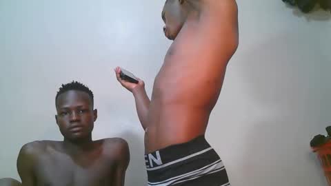 luoislove online show from February 27, 8:36 am