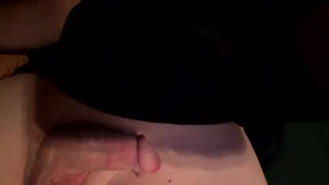 Snapshot of luscious19855 chatting on April 16, 3:35 pm luscious19855 online show from April 16, 3:35 pm