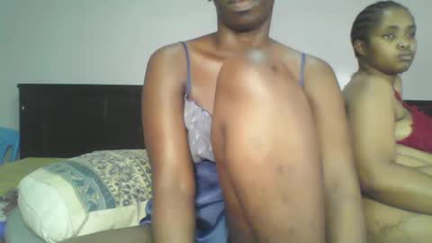 Snapshot of lusciouscaramel_ chatting on December 5, 2:22 pm caramel online show from December 5, 2:22 pm
