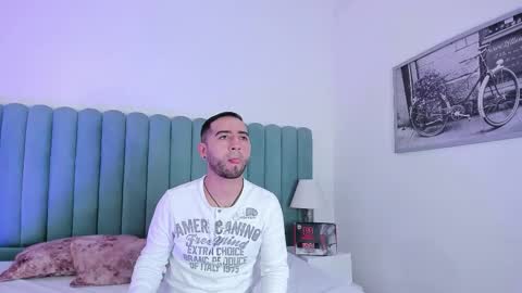 Lushian And Luna online show from February 4, 2:23 pm