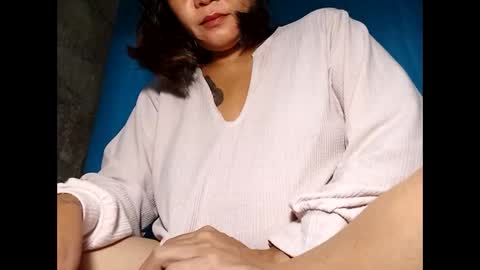 Snapshot of lushpinay08 chatting on December 17, 7:37 pm Ana online show from December 17, 7:37 pm