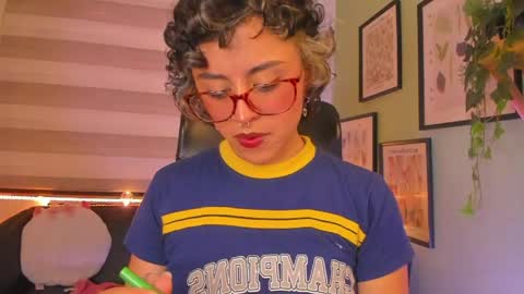 Snapshot of lusiana__ chatting on June 3, 5:18 pm Luci online show from June 3, 5:18 pm