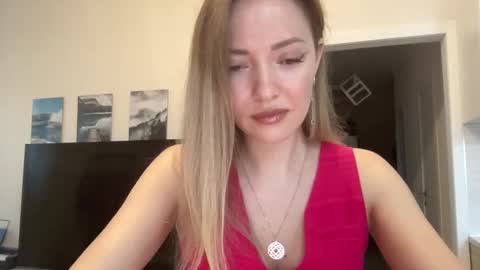 Snapshot of lusiluv chatting on October 2, 2:24 pm lusiluv online show from October 2, 2:24 pm