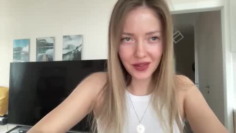 Snapshot of lusiluv chatting on October 13, 10:59 am lusiluv online show from October 13, 10:59 am