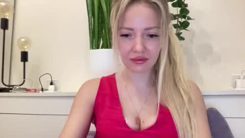 Snapshot of lusiluv chatting on February 3, 7:41 pm lusiluv online show from February 3, 7:41 pm