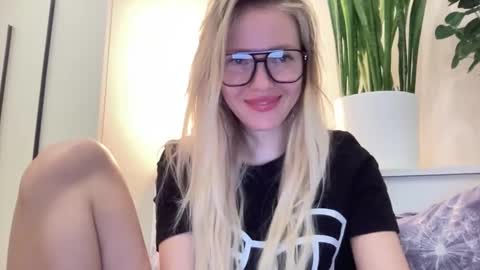 Snapshot of lusiluv chatting on February 4, 7:09 pm lusiluv online show from February 4, 7:09 pm