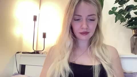 Snapshot of lusiluv chatting on February 9, 6:56 pm lusiluv online show from February 9, 6:56 pm