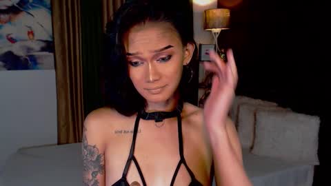 Snapshot of lustfulltrans chatting on February 4, 5:34 pm AdriannaFowks online show from February 4, 5:34 pm