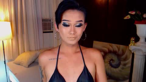 AdriannaFowks online show from March 29, 2:50 pm