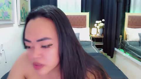 Snapshot of lustfuloffendertrina chatting on December 26, 11:54 am Trina online show from December 26, 11:54 am