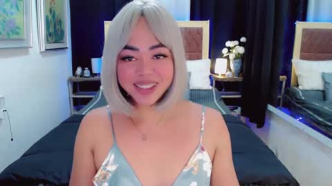 Snapshot of lustfuloffendertrina chatting on December 30, 12:09 pm Trina online show from December 30, 12:09 pm