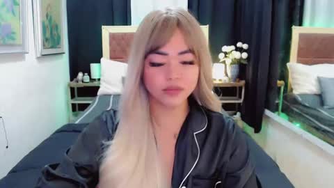 Snapshot of lustfuloffendertrina chatting on January 8, 10:26 am Trina online show from January 8, 10:26 am