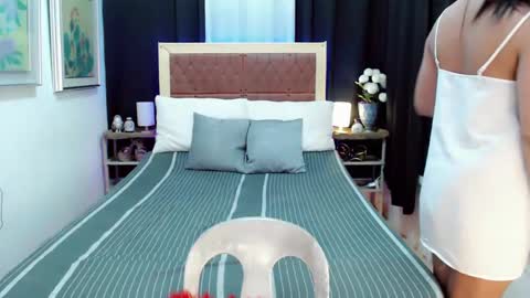 Snapshot of lustfuloffendertrina chatting on January 18, 8:20 am Trina online show from January 18, 8:20 am