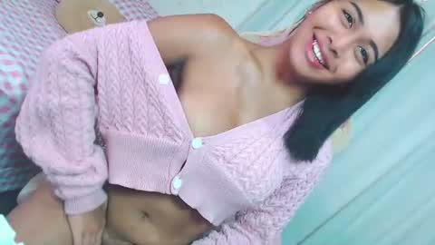 Snapshot of lustykeisha chatting on June 12, 12:09 am KEISHA - DONT FORGET TO FOLLOW ME AND GIVE ME THUMBS UP 3 online show from June 12, 12:09 am