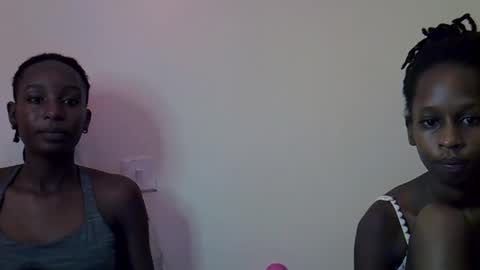 lutino_lovebirds online show from February 28, 10:38 am