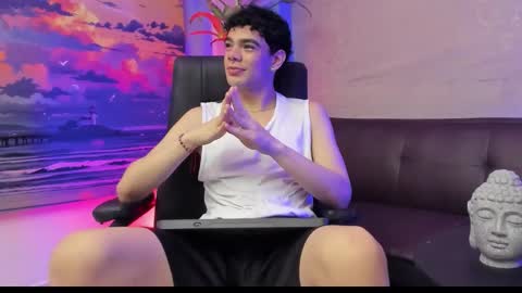 Snapshot of luuck_6 chatting on February 10, 12:59 am luuck online show from February 10, 12:59 am