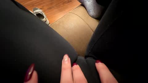 luuunaheartxxx online show from December 2, 2:31 am