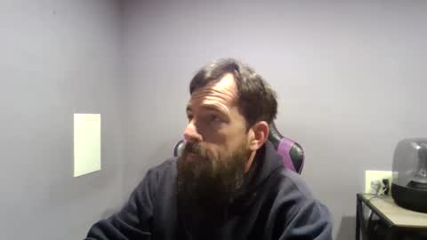 Snapshot of luv2likslit611455 chatting on December 2, 7:14 am Luv2likslit online show from December 2, 7:14 am