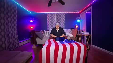 luv2watch1980 online show from December 22, 9:28 am