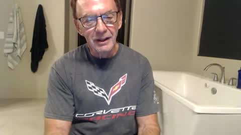 luv_missle online show from April 18, 4:16 am