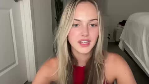 Snapshot of luvaimee chatting on October 11, 3:17 am Aimee online show from October 11, 3:17 am