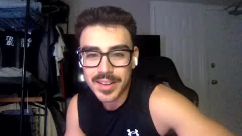 Snapshot of luvrboy77 chatting on June 29, 5:25 am luvrboy77 online show from June 29, 5:25 am