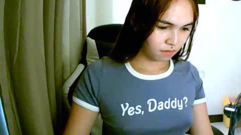 Snapshot of luvv_soleil chatting on April 29, 5:55 am Sol online show from April 29, 5:55 am