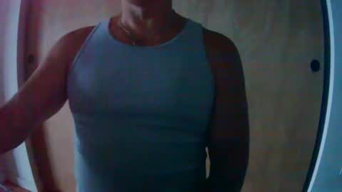 Snapshot of luvzjerkingoff chatting on December 2, 11:51 pm luvzjerkingoff online show from December 2, 11:51 pm