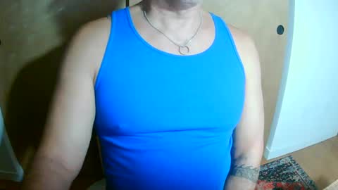 Snapshot of luvzjerkingoff chatting on December 10, 1:33 pm luvzjerkingoff online show from December 10, 1:33 pm