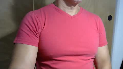 Snapshot of luvzjerkingoff chatting on January 6, 8:07 pm luvzjerkingoff online show from January 6, 8:07 pm