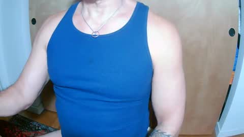 Snapshot of luvzjerkingoff chatting on February 6, 8:07 am luvzjerkingoff online show from February 6, 8:07 am