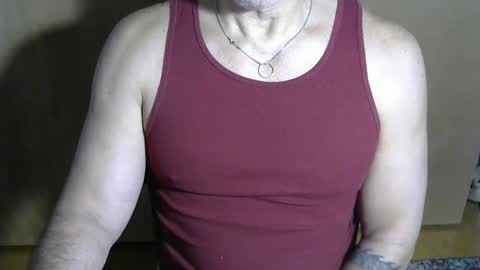 Snapshot of luvzjerkingoff chatting on February 14, 5:03 pm luvzjerkingoff online show from February 14, 5:03 pm