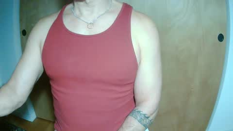 Snapshot of luvzjerkingoff chatting on March 10, 1:43 pm luvzjerkingoff online show from March 10, 1:43 pm