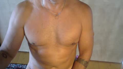 Snapshot of luvzjerkingoff chatting on September 17, 8:43 pm luvzjerkingoff online show from September 17, 8:43 pm