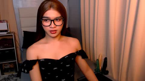 queen lux online show from February 27, 6:53 pm