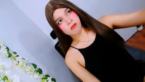 queen lux online show from November 11, 2:33 am