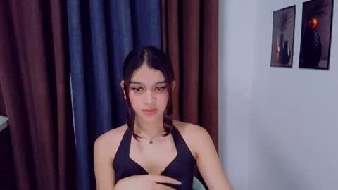 queen lux online show from August 5, 8:28 am