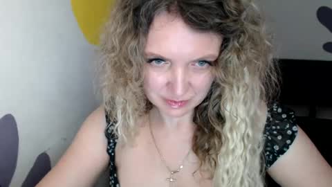 Snapshot of luxdonna chatting on July 1, 3:56 pm Donna online show from July 1, 3:56 pm