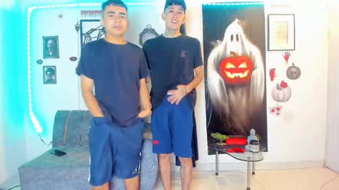 Snapshot of luxhousexx chatting on October 14, 4:02 am Jackson and Matt online show from October 14, 4:02 am