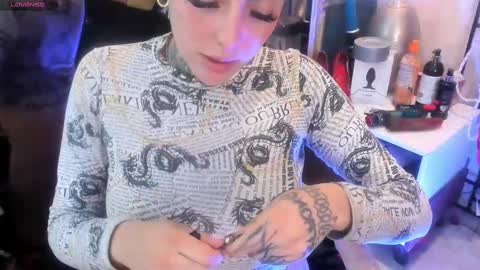 Snapshot of luxifer_666 chatting on February 10, 10:51 pm Luxifer  online show from February 10, 10:51 pm