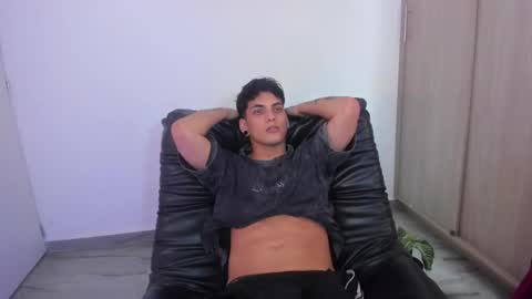Snapshot of luxrx chatting on June 1, 6:09 pm luxrx online show from June 1, 6:09 pm