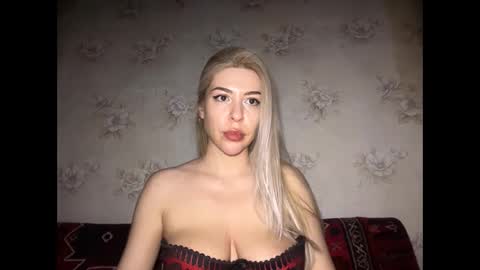 LuxSonyaStar online show from April 28, 8:14 pm