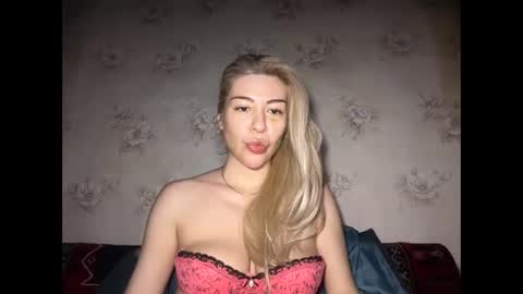 LuxSonyaStar online show from May 17, 12:45 pm
