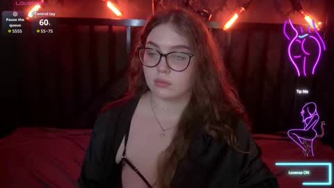 luxsopphia_ online show from October 10, 1:43 pm