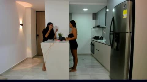 Snapshot of luxury_pleasure_ii chatting on April 29, 4:05 am luxury_pleasure_ii online show from April 29, 4:05 am